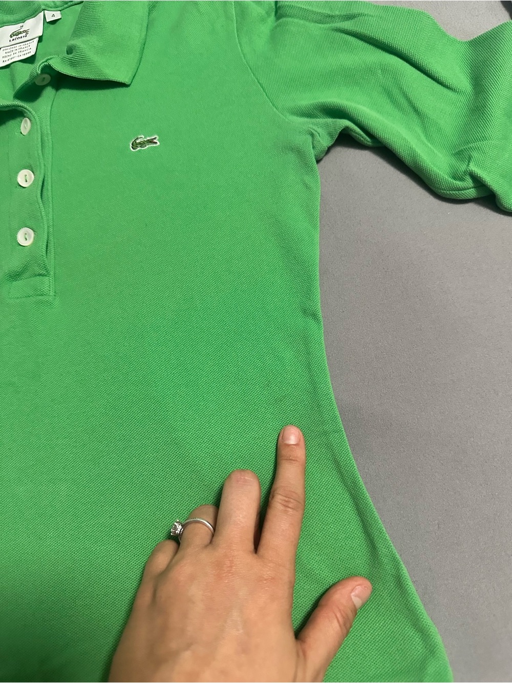 đ¸ Lacoste Womenâs Green Long Sleeve Stretch PiquĂŠ Polo Shirt Size 4 Small - Picture 4 of 9